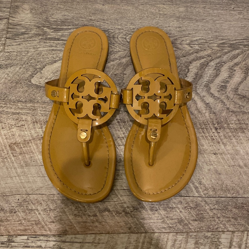 Tory Burch Miller Patent Thong Size 7.5
